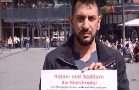 مزدور علیرضا میرعسگری در یک شوی وزارتی در کلن آلمان۲۷ اردیبهشت ۱۳۹۳