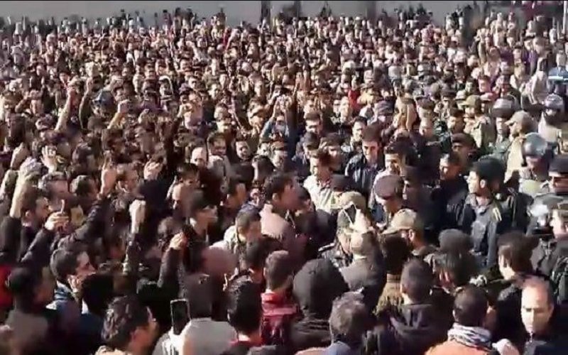 قیام-فراخوان هنرمندان، نویسندگان و روشنفکران