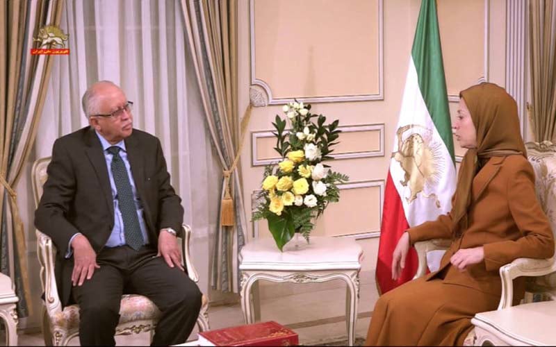 دیدارمریم رجوی رئیس جمهور برگزیده مقاومت با دکتر ریاض یاسین، سفیر یمن در فرانسه