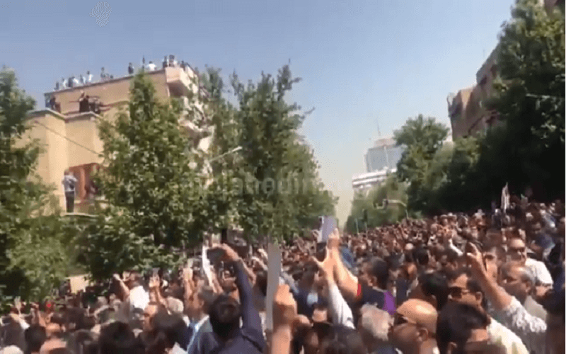 تشییع هنرمند مردمی ناصر ملک مطیعی