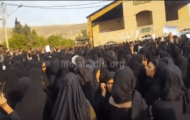 مراسم تشیع شهید قیام کازرون