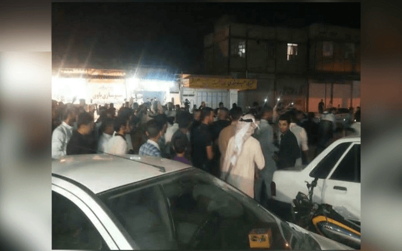 حمله و یوزش پاسداران به مردمدر منازلشان در اهواز