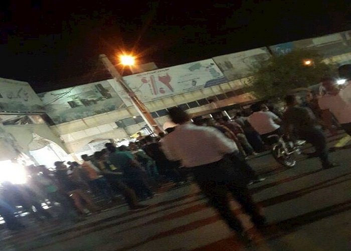 تظاهرات در تهران و کازرون شروع شد