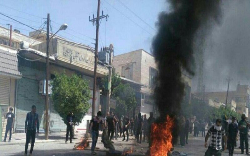 قیام سر باز ایستادن ندار