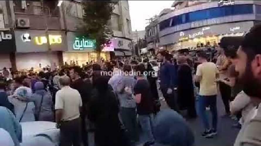 ملا حنایت میکند سپاه حمایت میکند