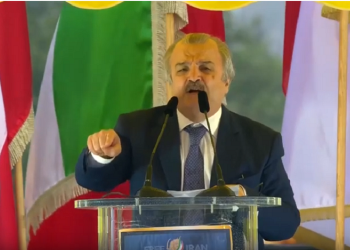سخنرانی محمد محدثین در تظاهرات بزرگ ایرانیان در برلین