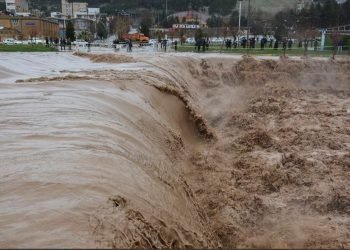 بیش از 50شهر در محاصره سیل