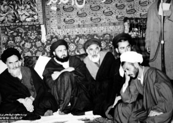 چگونه خمینی برای خود چهره ساخت؟