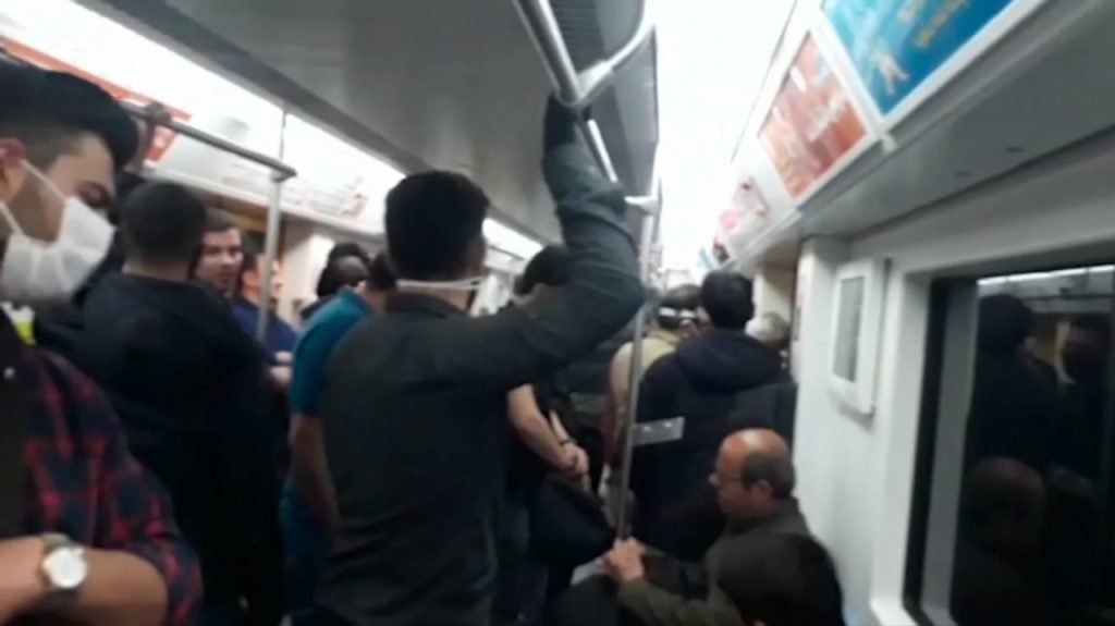 ۶۰شهرستان که مراکزاستان و شهرهای‌بزرگ هستند، هنوز قرمزند - اعتراف معاون وزیربهداشت آخوندها