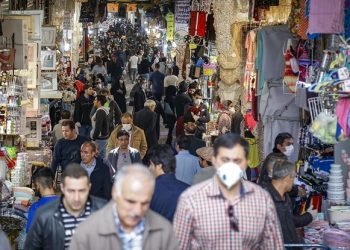 درحالیکه تورم بیش‌از 40٪ است، رژیم ضدکارگری آخوندی «حداقل‌دستمزد» را تنها 21٪ افزایش داد