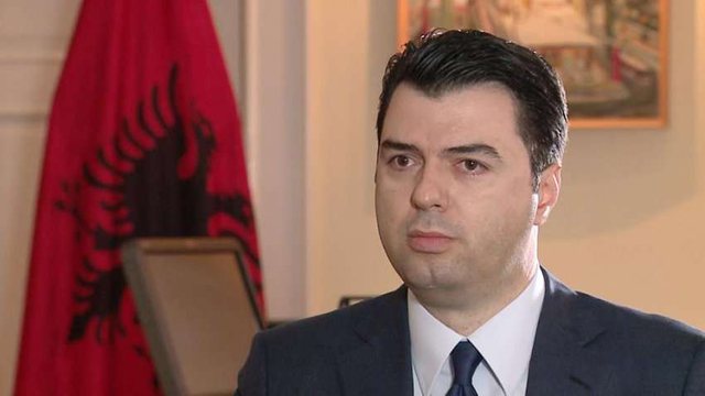 سخنرانی لولزیم باشا، رهبر حزب دمکرات آلبانی دراجلاس اینترنتی بینالمللی ایران آزاد