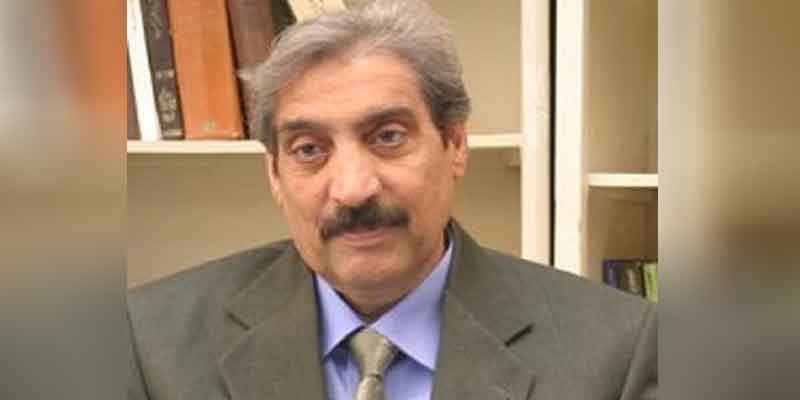 شستن دست‌های آمران قتل‌عام و آستانبوسی شاه و شیخ توسط شاعر سفله، از محمد قرایی (م. شوق)