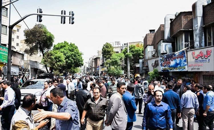 «اقتصاد به زبان ساده» یا سرنگونی به زبان اقتصاد، سیمای طبقاتی یک رژیم محتضر – رسول اصغری