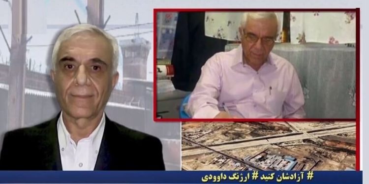 زندانی سیاسی ارژنگ داوودی بدون برخورداری از کمترین امکانات و درمان در سلول انفرادی در زندان زابل محبوس است