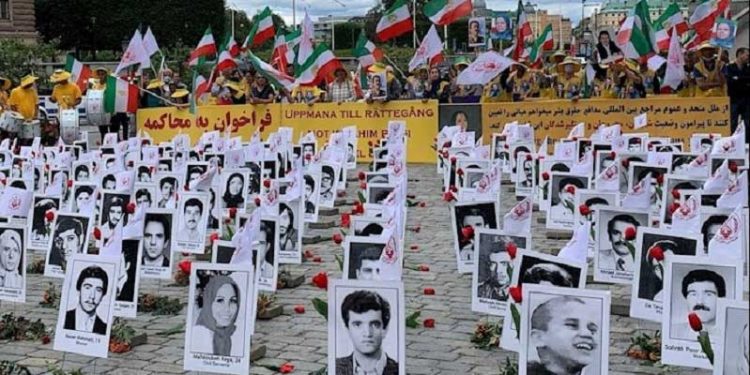 هویت زدایی از قهرمانان تابستان ۶۷ ادامه خط قتل عام