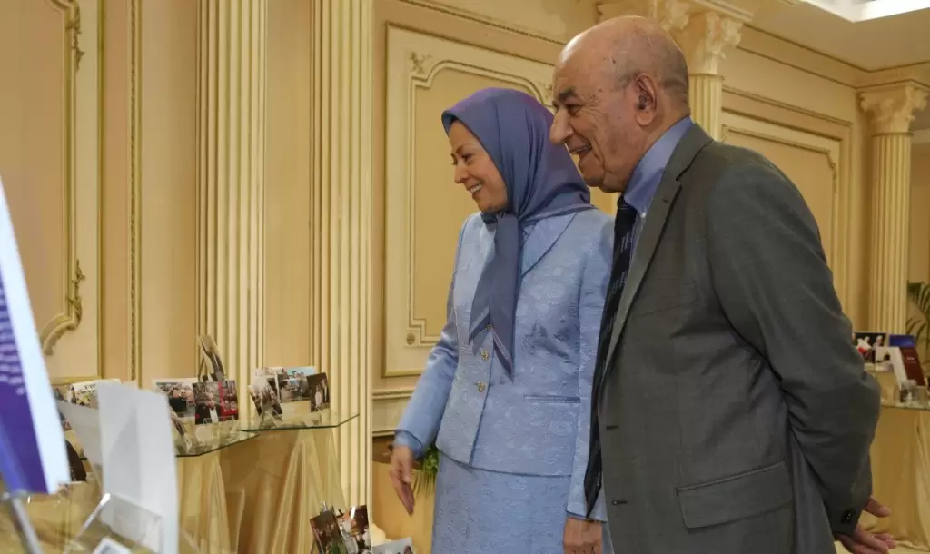 دکتر منوچهر هزارخانی -خانم مریم رجوی۳