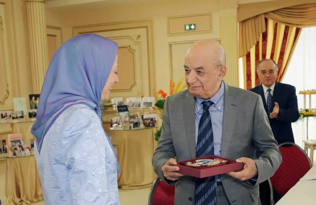 تسلیت خانم مریم رجوی به مناسبت درگذشت دکتر منوچهر هزارخانی