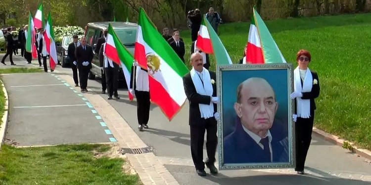 مراسم تشییع و خاکسپاری دکتر منوچهر هزارخانی مسئول کمیسیون فرهنگ و هنر شورای ملی مقاومت ایران - فرانسه اورسوراواز