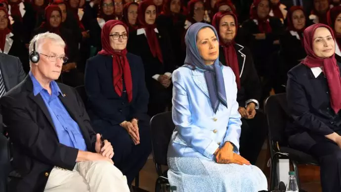 بازدید پروفسور ریچارد رابرتس دانشمند برجسته و از مهمترین چهره‌های علمی معاصر از اشرف۳ و دیدار و گفتگو با خانم مریم رجوی
