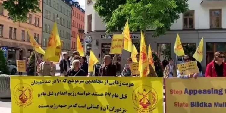 تجمع ایرانیان آزاده در سوئد مقابل دادگاه دژخیم حمید نوری در پی فراخوان هواداران مجاهدین