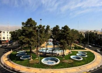 تهران هفت حوض نارمک - پخش شعار خون شهیدانمان رنج اسیرانمان در تو گره می خورد رجوی قهرمان