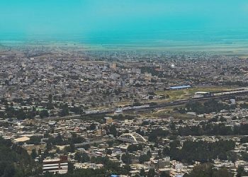 جوانان مجاهد و مبارز شهر دورود شعار رضا شاه در تجمع بازنشستگان شریف شهر ما صحنه سازی از جانب اطلاعاتی ها و بسیجی ها