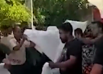 گزارش کانون شورشی از کازرون - یک مأمور شعار رضا شاه داد چند نفر که با او بودند تکرار کردند