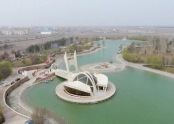 مشهد دریاچه گلبهار - پخش شعارهای تنها ره رهایی سلاح و سرنگونی پنجشنبه ۱۳ مرداد