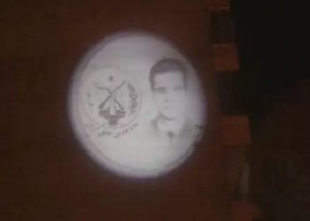 تبریز - تصویرنگاری از حنیف کبیر و آرم سازمان مجاهدین خلق ایران به‌مناسبت پنجاه‌وهشتمین سال تأسیس سازمان