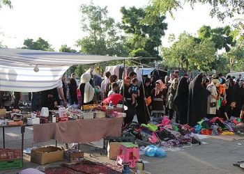 جمعه بازار اراک - پخش شعارهای سرنگونی، می‌جنگیم می رزمیم ایران را پس می‌گیریم - جمعه ۲۵ شهریور
