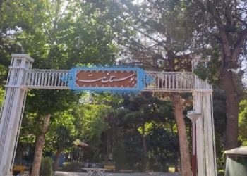 خراسان رضوی چناران پارک ملت - پخش شعارهای سرنگونی، شاه و شیخ جانی‌اند دشمن ایرانی‌اند