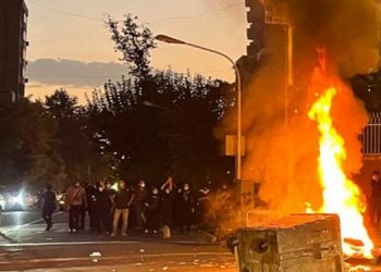 یازدهمین روز قیام سراسری در تهران و سایر شهرهای میهن - تظاهرات شبانه و جنگ و گریز در کلان‌شهرها