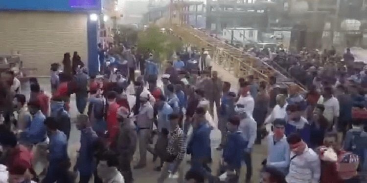 پیوستن کارگران پتروشیمی عسلویه به قیام سراسری، ادامه اعتراضات در دانشگاهها و مدارس در بیست و پنجمین روز قیام