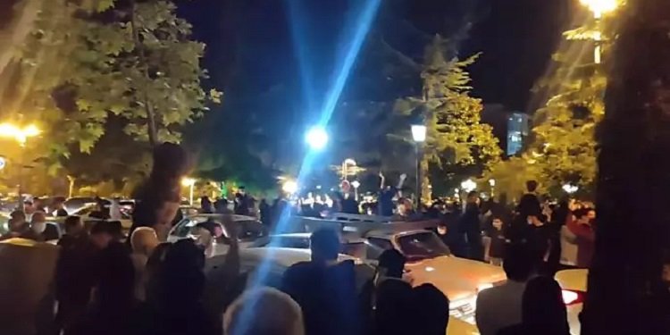 چهل و دومین روز قیام سراسری - بانه و خرم آباد درگیری و جنگ و گریز خیابانی همراه با شلیک نیروهای سرکوبگر