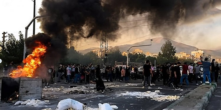 سی امین روز قیام سراسری - اعتصاب گسترده دانشجویان ، درگیری در اردبیل، گوهردشت و ...
