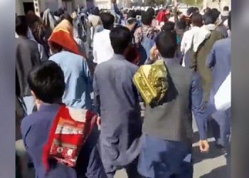 سی و ششمین روز قیام سراسری - تظاهرات مردم زاهدان با شعار می‌کشم می‌کشم آنکه برادرم کشت