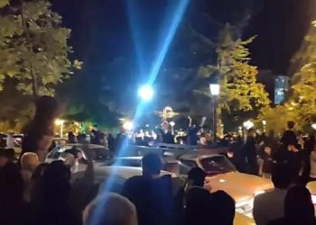 چهل و دومین روز قیام سراسری - بانه و خرم آباد درگیری و جنگ و گریز خیابانی همراه با شلیک نیروهای سرکوبگر