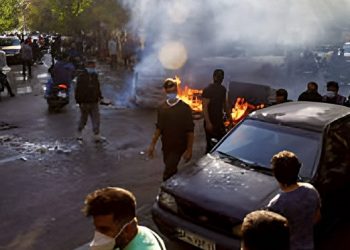 چهل و پنجمین روز قیام سراسری - تظاهرات دانشجویان در شهرهای میهن با شعار امسال سال خونه سید‌علی سرنگونه