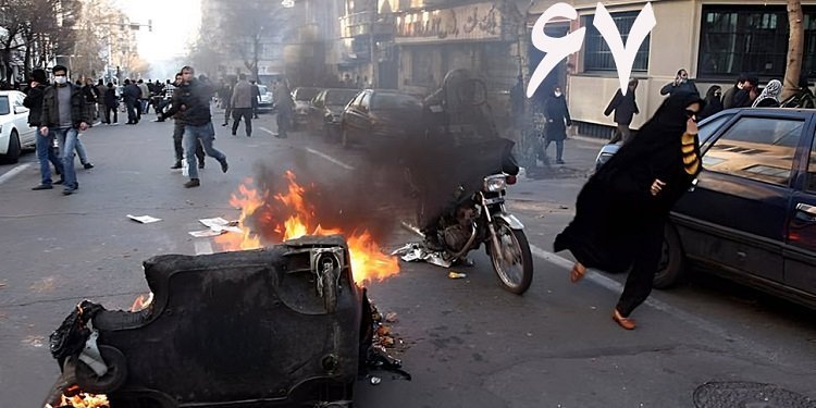 شصت و هفتمین روز قیام - به آتش کشیدن پایگاه بسیج در زاهدان و مشهد، تظاهرات شبانه در تهران، کامیاران، دهگلان و بندرعباس