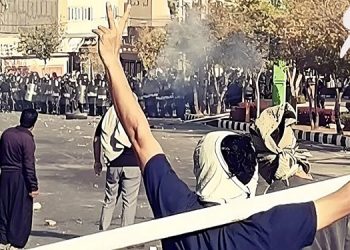 شصتمین روز قیام سراسری - تظاهرات جوانان دلیر با شعار آبان ماه خونه، سیدعلی سرنگونه