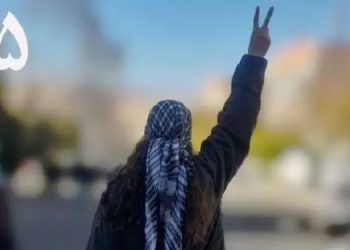 هفتاد و پنجمین روز قیام - اعتصاب سراسری کامیونداران، خلع سلاح یکی از لباس شخصیها در شهریار تهران