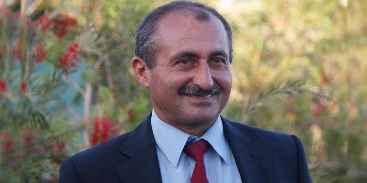 آن شنیدی که بود مردی کور، آدمی صورت و به فعل ستور – از مصطفی آسیفی