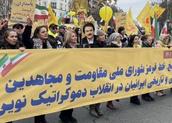 تظاهرات پاریس-از سرنگونی دیکتاتوری شاه تا قیام برای جمهوری دموکراتیک