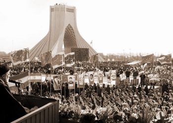 شلیک ۱۲خمپاره صوتی توسط کانونهای شورشی در هنگام سخنرانی رئیسی جلاد در میدان آزادی