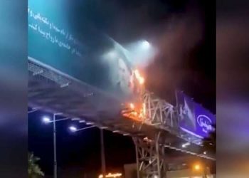 به آتش کشیدن تصاویر منحوس خمینی و خامنه‌ای در اتوبان سعیدی در تهران و ۱۲عملیات آتشین در شهرهای دیگر