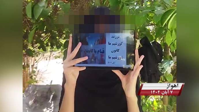 فعالیت کانونهای شورشی به مناسبت روز کوروش کبیر با شعار «نه آخوند نه قزاق کوروش مصدق روحت شاد»