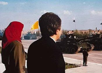 ۲۶مهر ۱۳۷۰ ـ رژه بزرگ یگان های نمونه ارتش آزادیبخش ملی ایران در اشرف