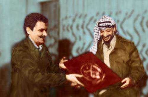تهران - مسعود رجوی آرم مجاهدین خلق را به یاسر عرفات هدیه می‌دهد