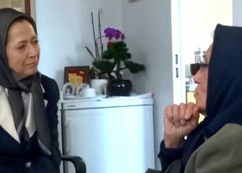 دیدار خانم مریم رجوی با مادر رضائی‌ های شهید در خانه ”عزیز“ پاریس -۱۴ اردیبهشت ۱۴۰۲