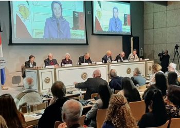 کنفرانس در هلند به‌ مناسبت روز جهانی حقوق‌ بشر با شرکت نمایندگان پارلمان هلند و شخصیت‌های سیاسی